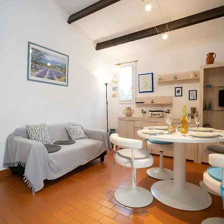 Holiday home Holiday Home Les Maisons De La Plage-4 By Interhome *