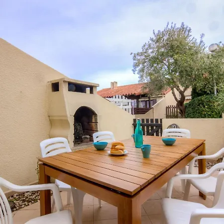 Holiday home Holiday Home Les Maisons De La Plage-4 By Interhome *