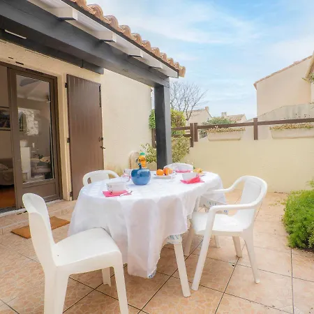 Holiday home Holiday Home Les Maisons De La Plage-4 By Interhome