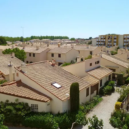 Holiday home Holiday Home Les Maisons De La Plage-4 By Interhome